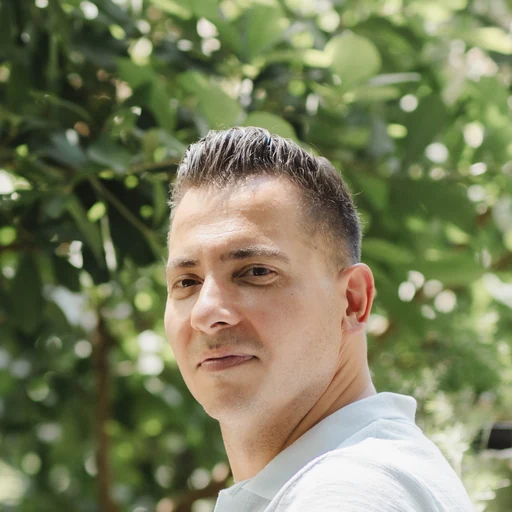 Mathieu Desmaison, expert relation client chez Levco Web